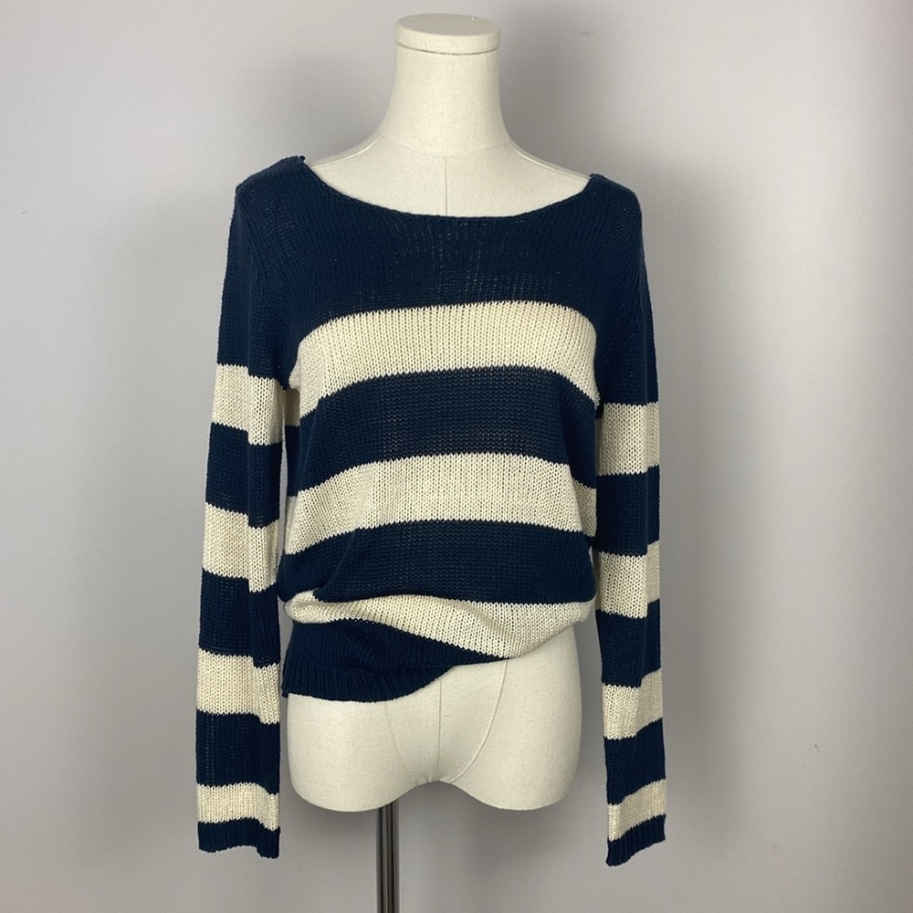 🌸Pink rose striped sweater